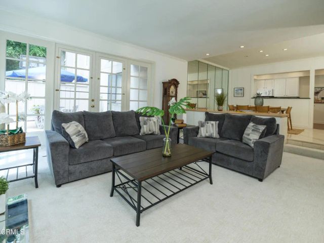 1260 S Beverly Glen Boulevard 104, Los Angeles, CA 90024