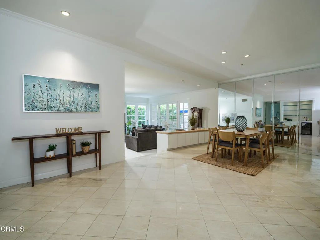 1260 S Beverly Glen Boulevard 104, Los Angeles, CA 90024