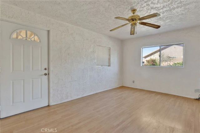 14637 Sequoia, Hesperia, CA 92345