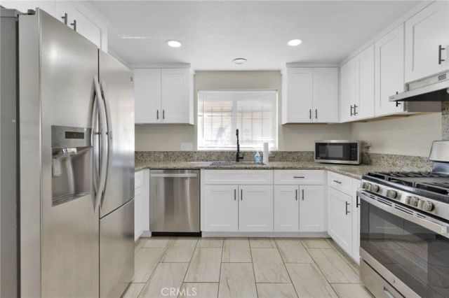 14637 Sequoia, Hesperia, CA 92345