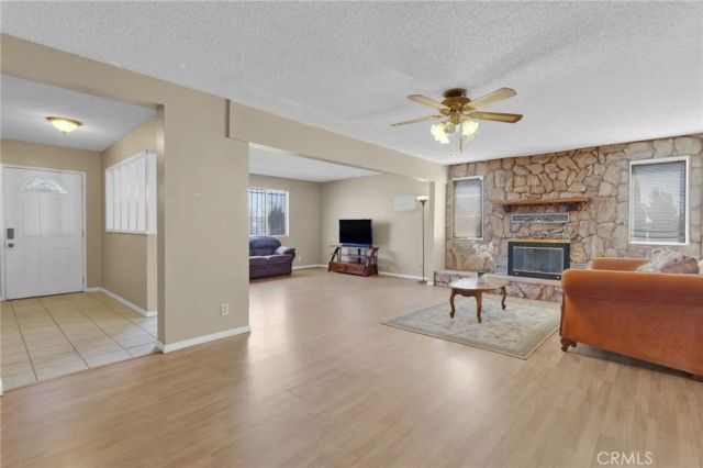 14637 Sequoia, Hesperia, CA 92345
