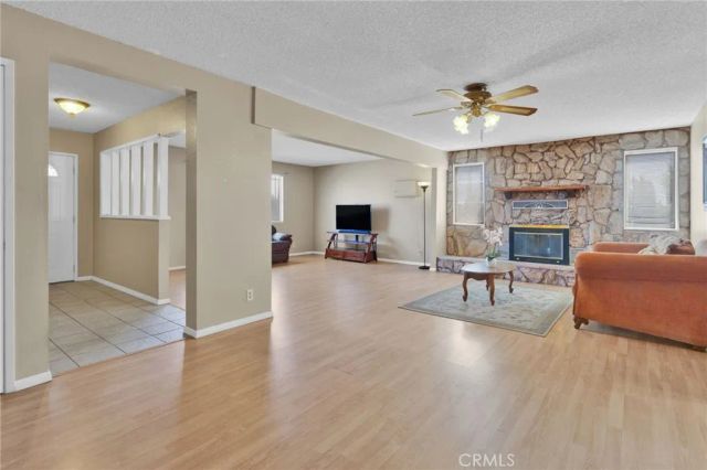 14637 Sequoia, Hesperia, CA 92345