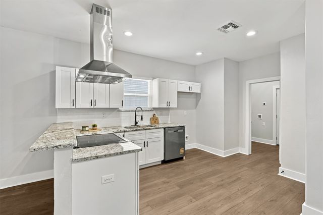 8944 E 3rd Place E, Tulsa, OK 74112