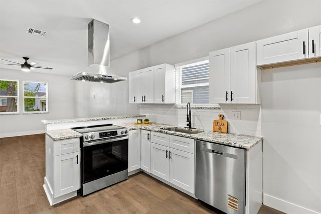 8944 E 3rd Place E, Tulsa, OK 74112