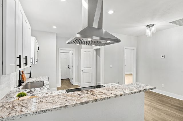 8944 E 3rd Place E, Tulsa, OK 74112