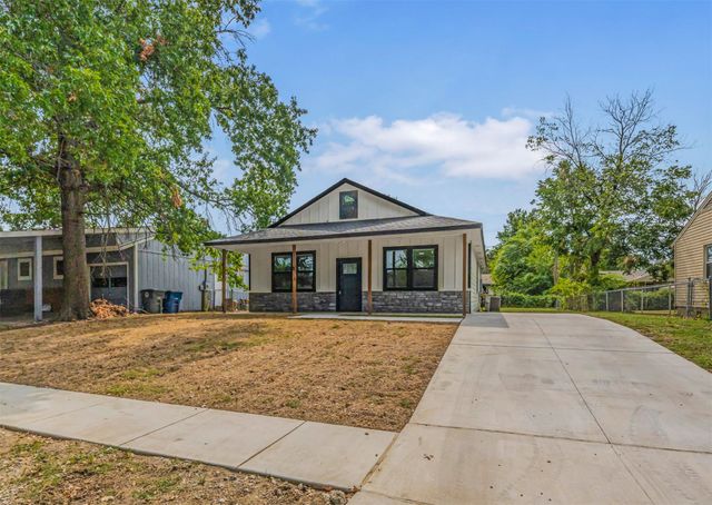 8944 E 3rd Place E, Tulsa, OK 74112