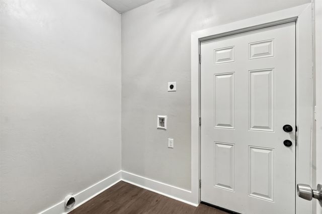 8944 E 3rd Place E, Tulsa, OK 74112