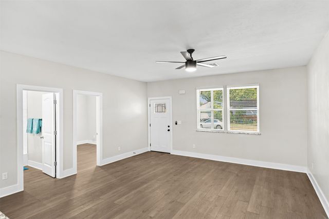 8944 E 3rd Place E, Tulsa, OK 74112