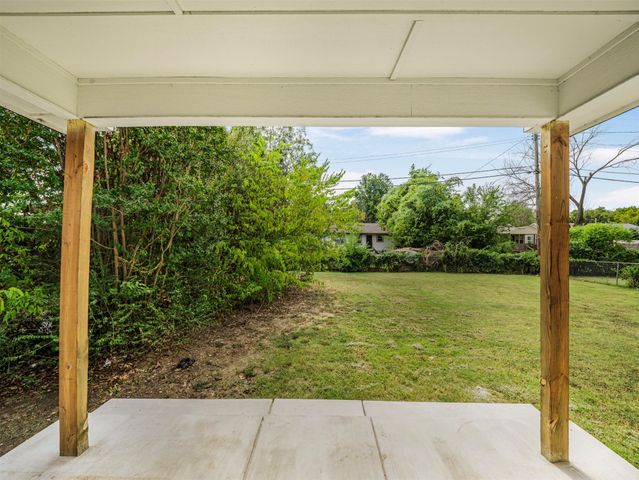 8944 E 3rd Place E, Tulsa, OK 74112