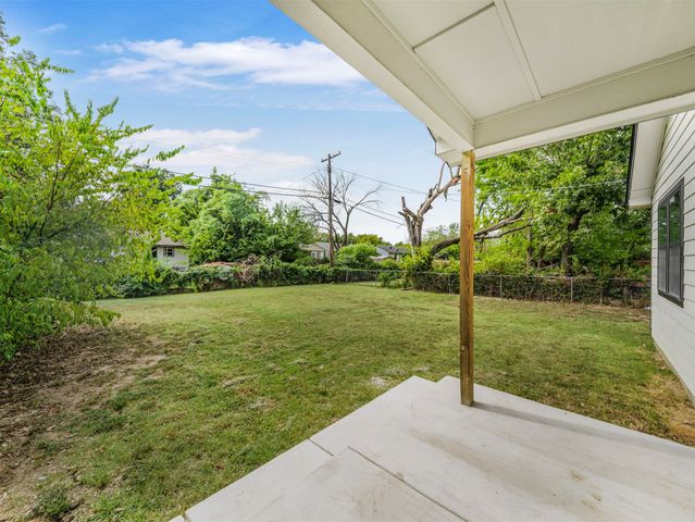 8944 E 3rd Place E, Tulsa, OK 74112
