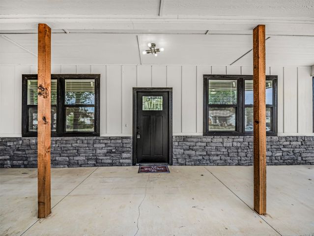 8944 E 3rd Place E, Tulsa, OK 74112