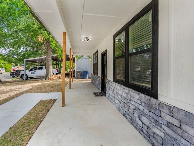 8944 E 3rd Place E, Tulsa, OK 74112