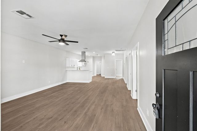 8944 E 3rd Place E, Tulsa, OK 74112