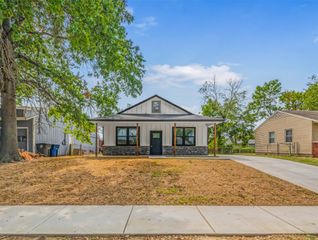 8944 E 3rd Place E, Tulsa, OK 74112