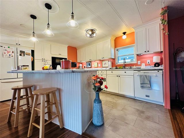 808 53RD AVENUE E 142K, Bradenton, FL 34203