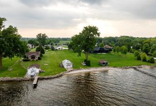 N8963 Lakeshore Drive, Van Dyne, WI 54979