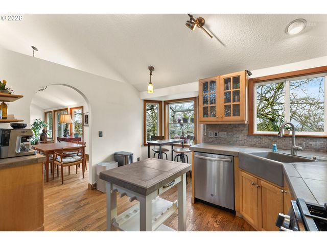 9620 Nw GERMANTOWN Rd, Portland, OR 97231