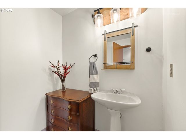 9620 Nw GERMANTOWN Rd, Portland, OR 97231