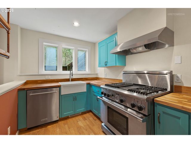 9620 Nw GERMANTOWN Rd, Portland, OR 97231