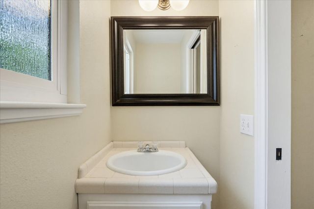 15916 Thiel Way, Grass Valley, CA 95949