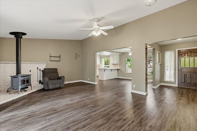 15916 Thiel Way, Grass Valley, CA 95949