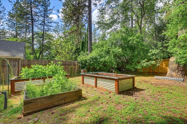 15916 Thiel Way, Grass Valley, CA 95949