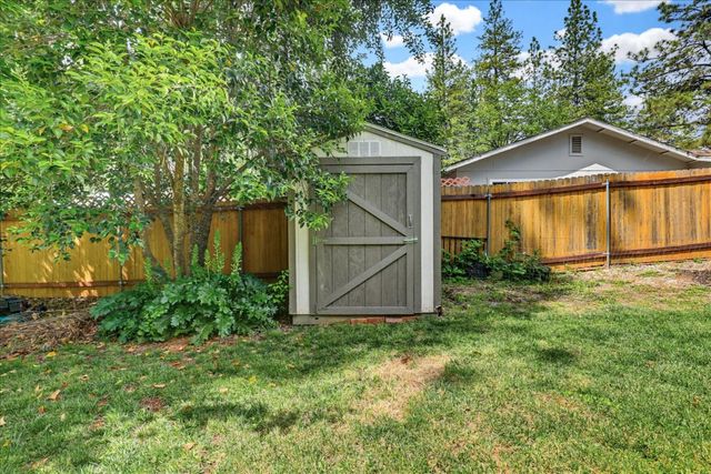 15916 Thiel Way, Grass Valley, CA 95949