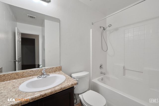 605 Corregidora Avenue, Bakersfield, CA 93307