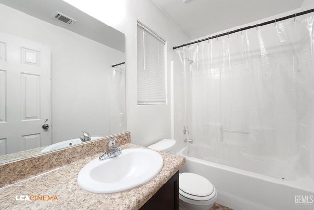 605 Corregidora Avenue, Bakersfield, CA 93307