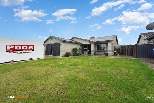 605 Corregidora Avenue, Bakersfield, CA 93307