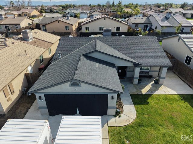 605 Corregidora Avenue, Bakersfield, CA 93307