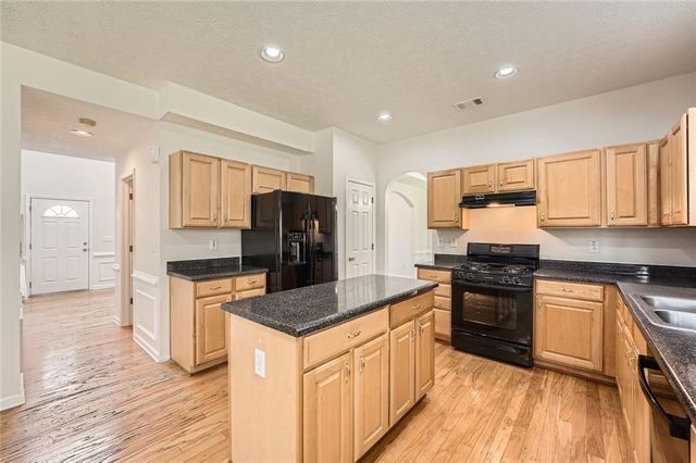 4157 Medlock Wood Dr, Snellville, GA 30039