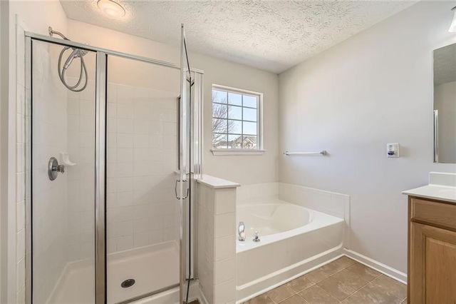 4157 Medlock Wood Dr, Snellville, GA 30039