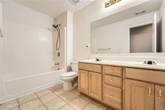 4157 Medlock Wood Dr, Snellville, GA 30039