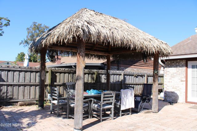 1494 DOLPHIN Street N, Orange Park, FL 32073