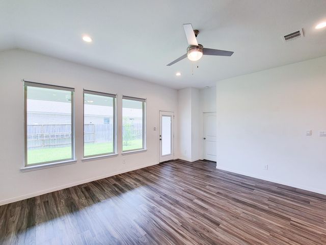907 Youth Water Road, Montgomery, TX 77316