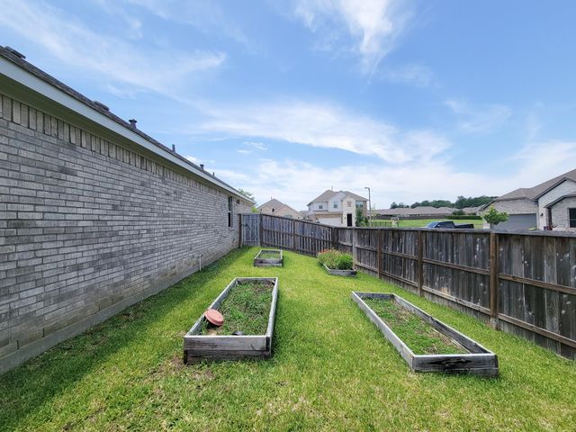 907 Youth Water Road, Montgomery, TX 77316