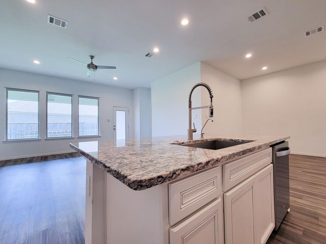 907 Youth Water Road, Montgomery, TX 77316