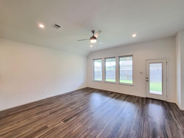 907 Youth Water Road, Montgomery, TX 77316