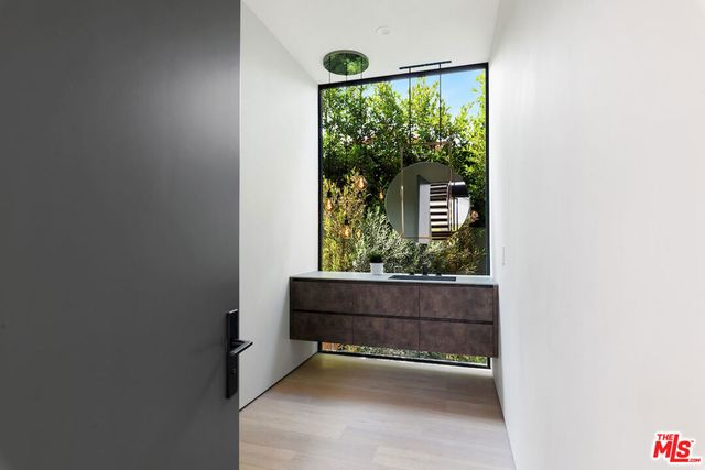 434 N Flores Street, Los Angeles, CA 90048