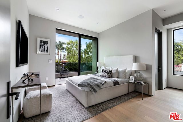 434 N Flores Street, Los Angeles, CA 90048