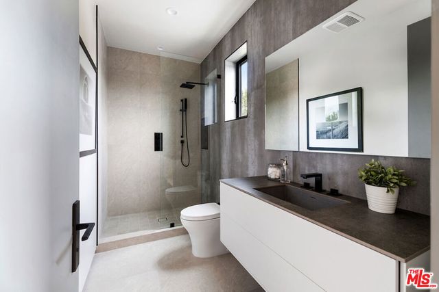 434 N Flores Street, Los Angeles, CA 90048