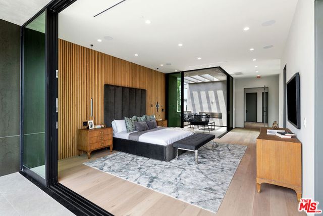 434 N Flores Street, Los Angeles, CA 90048