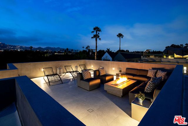 434 N Flores Street, Los Angeles, CA 90048