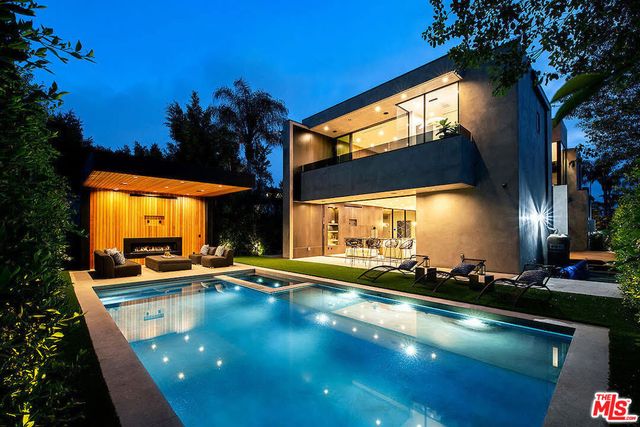 434 N Flores Street, Los Angeles, CA 90048