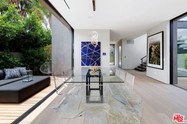 434 N Flores Street, Los Angeles, CA 90048