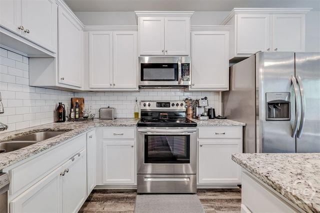 41 Leaf Court, Richmond Hill, GA 31321