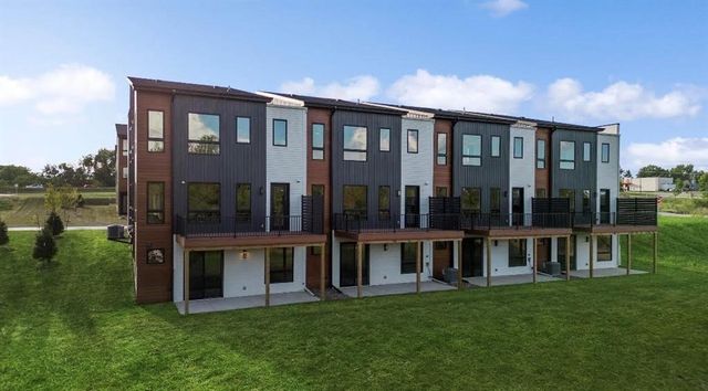 9364 Brooks Place, Norwalk, IA 50211