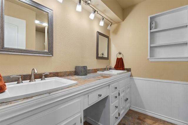 1617 Westridge Drive, Hurst, TX 76054