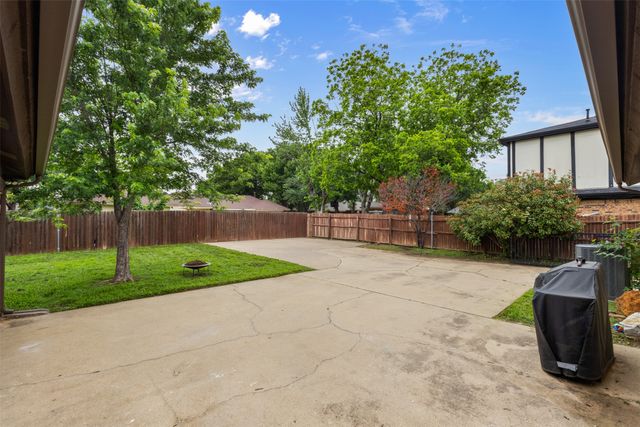 1617 Westridge Drive, Hurst, TX 76054